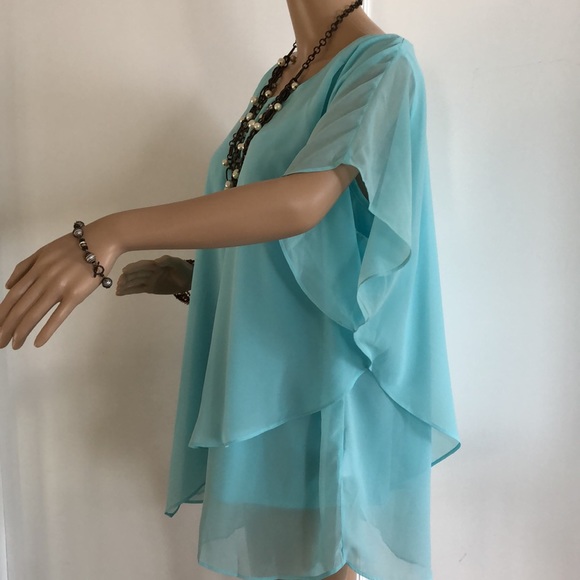 Flowing layered-free flow top w/matching removable tank. Size Large - Picture 5 of 7